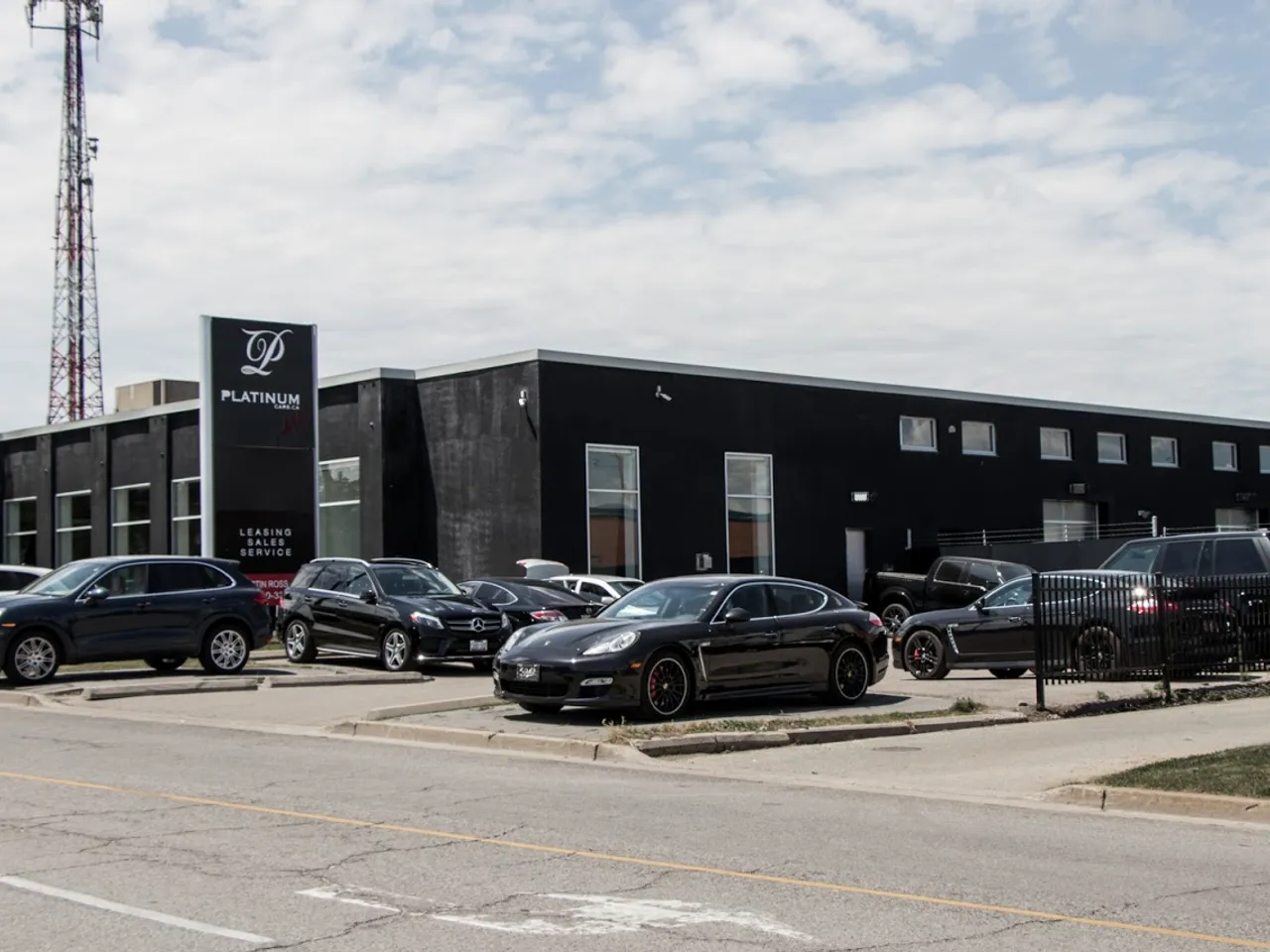 Get to Know Platinum Cars in North York, ON | HeyAuto